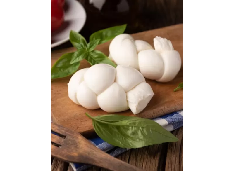 Treccia di mozzarella di bufala DOP- 1 kg di Marrandino | StoreItal...